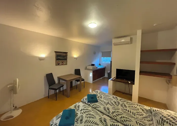 The Dive Hut - Boutique Apartments