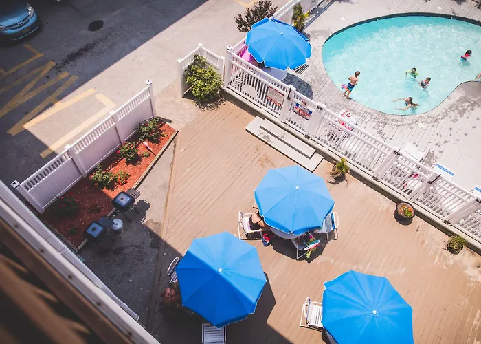 Surf Club Oceanfront Hotel