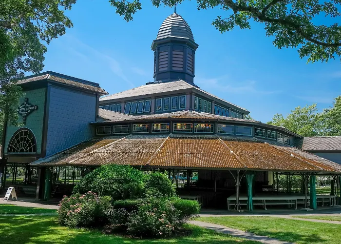 Pequot Hotel