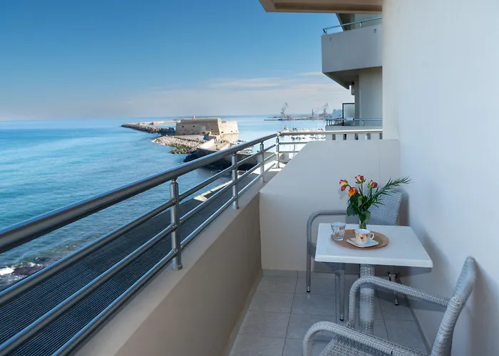 Kronos Hotel