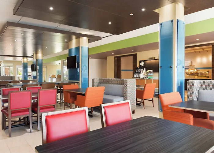 Holiday Inn Express&Suites Edinburg- Mcallen Area, an IHG Hotel