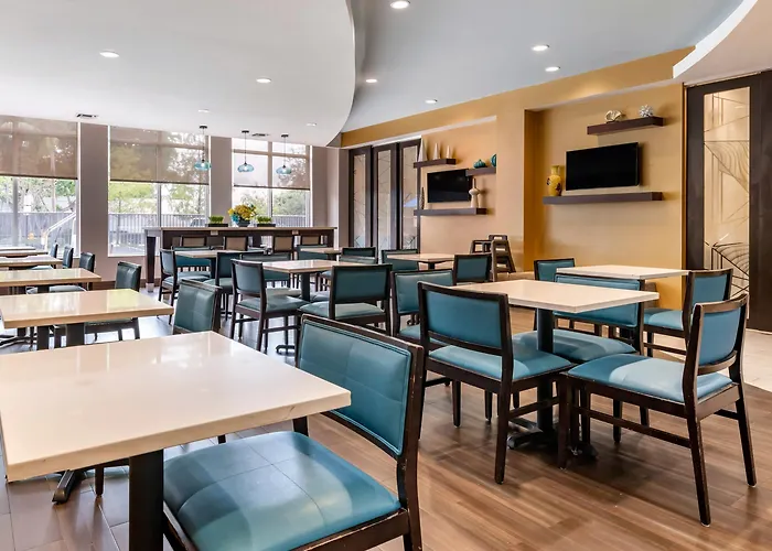 Comfort Suites Fort Lauderdale Airport South&Cruise Port