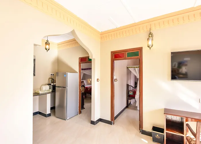 Tembo House Hotel