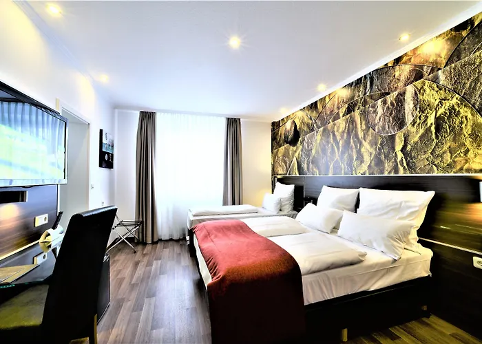 Ascot Hotel