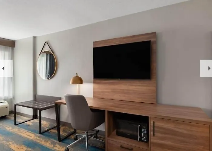 La Quinta By Wyndham Knoxville Central Papermill