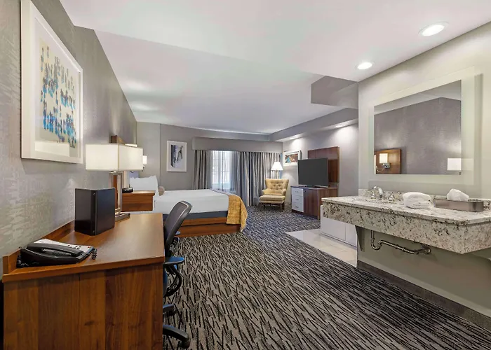 Best Western On The Avenue