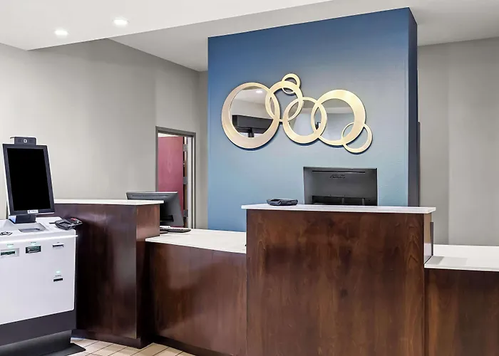 Best Western St. Louis Airport North Hotel & Suites