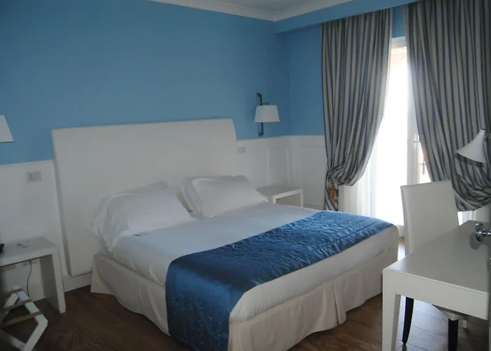 Helios Hotel
