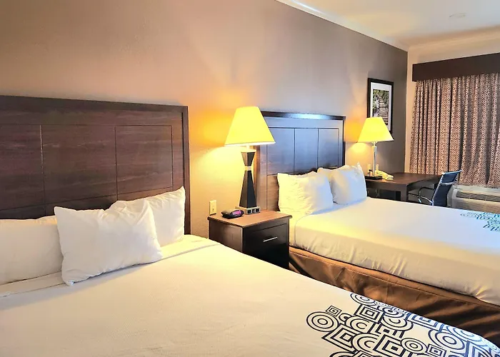 Days Inn By Wyndham Navasota