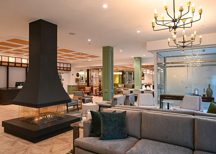 Six South St. Hotel