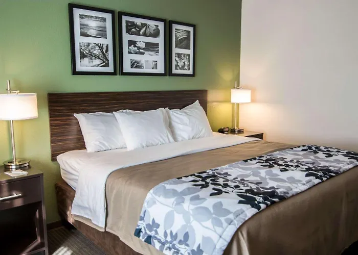 Sleep Inn & Suites Garden City