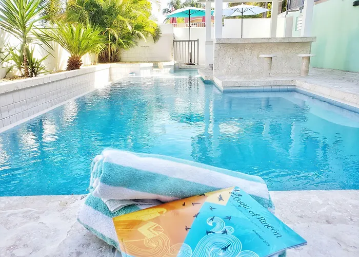 Casa Verde Hotel - Steps To The Beach, Pool, Restaurant & Bar