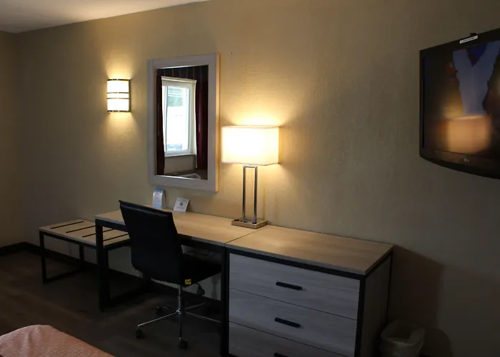 Travel Inn & Suites Flemington