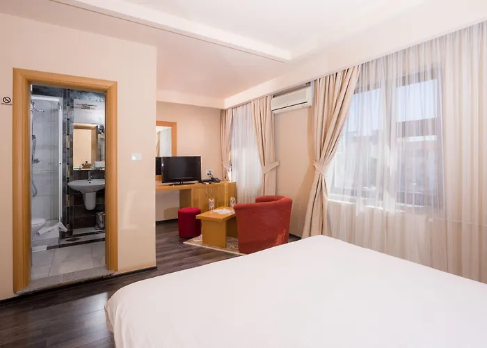 Hotel Lirak