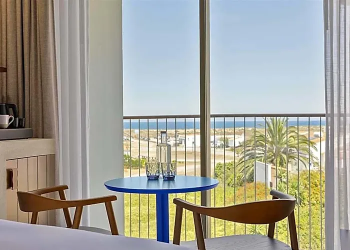 Amarello Hotel Praia Santo Andre, Tapestry Collection By Hilton