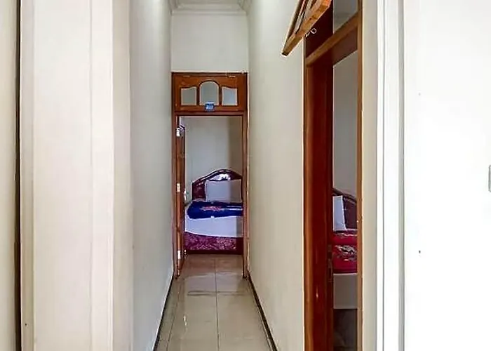 Villa Al Barokah Syariah Family Mitra Reddoorz Near Sarangan Lake