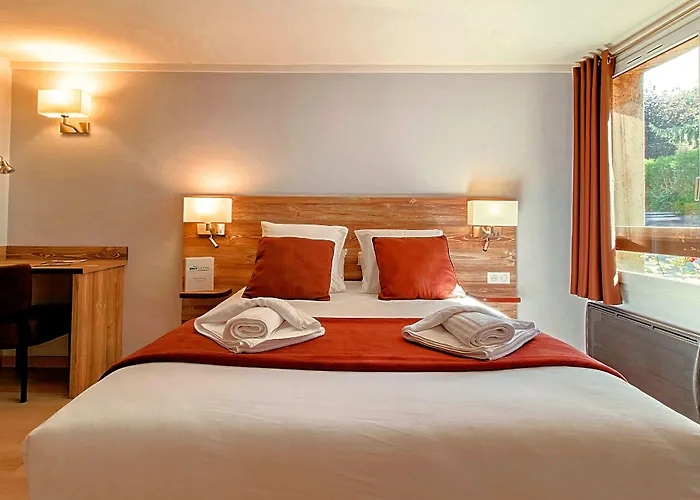 Brit Hotel Confort Pau Lons