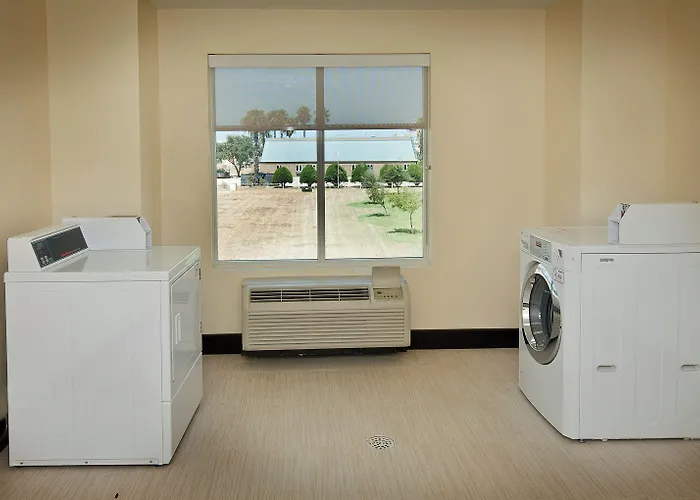 Holiday Inn Express Hotel And Suites Pearsall By Ihg
