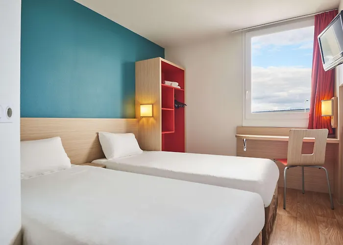 Kyriad Direct Mont De Marsan - St Avit