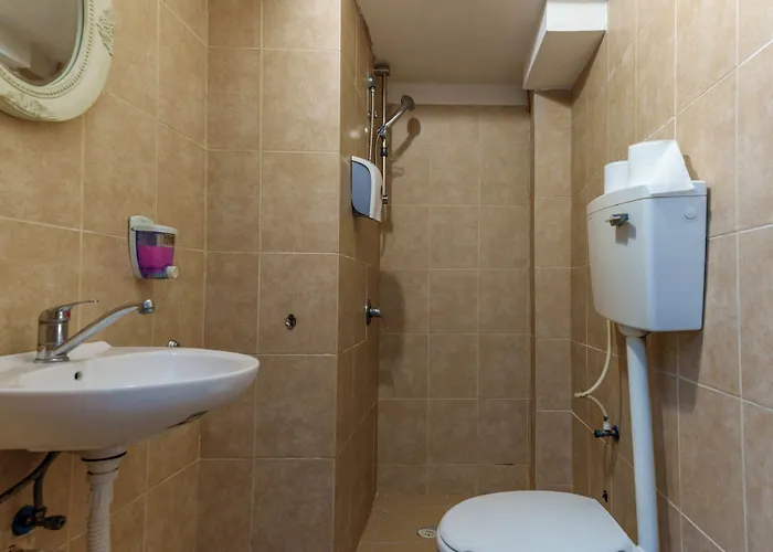 Hotel Loui Talpiot