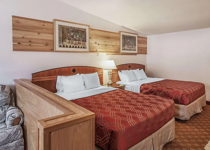 Econo Lodge Inn & Suites Madras