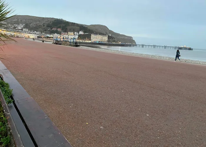 Iris Hotel Llandudno