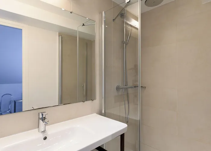Hotel Sixteen Paris Montrouge
