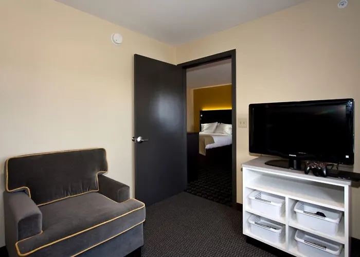 Holiday Inn Express Newton By Ihg