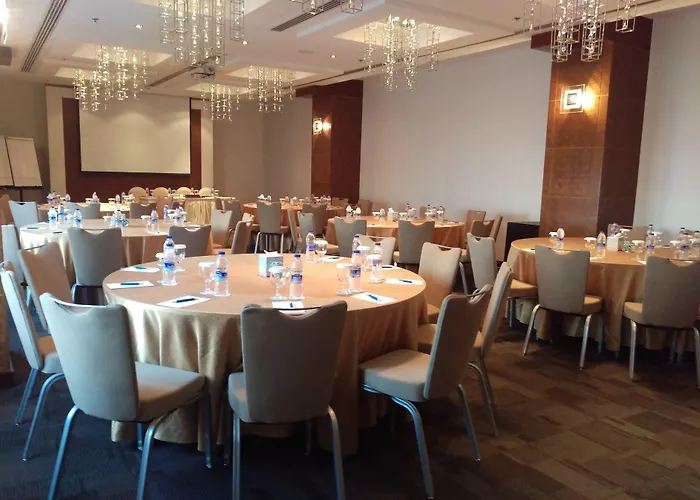 City Seasons Hotel & Suites Muscat