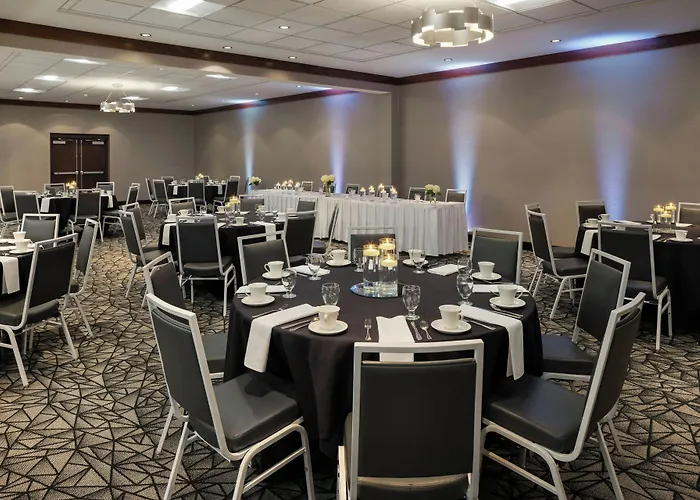 Delta Hotels By Marriott Milwaukee Northwest
