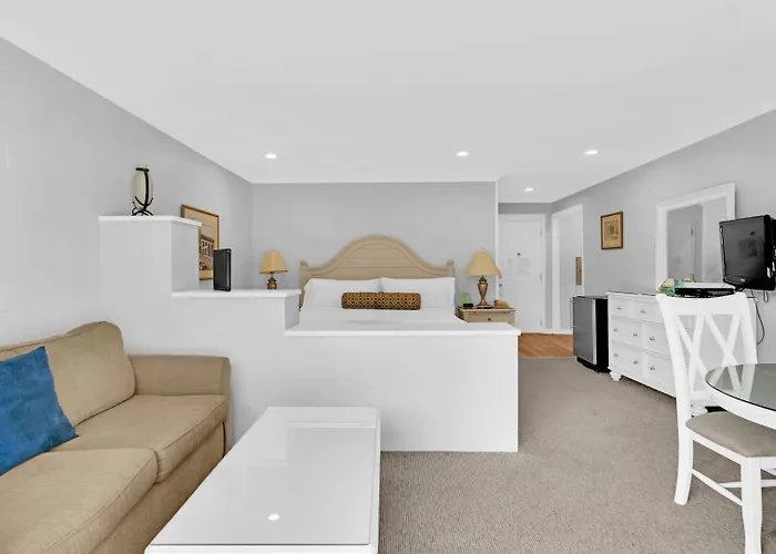 East Hampton House Resort