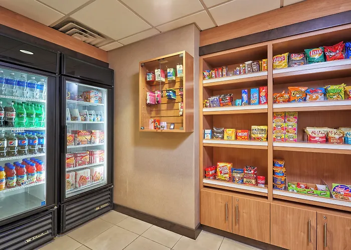 Holiday Inn Express&Suites El Paso Airport by IHG