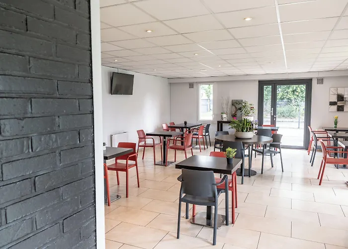 Out Hotel In Nantes-Carquefou