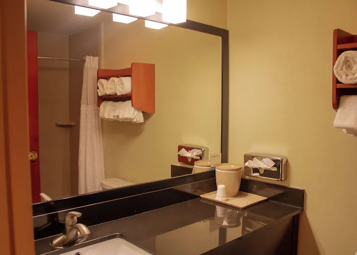 University Hotel & Suites Shippensburg, Trademark By Wyndham