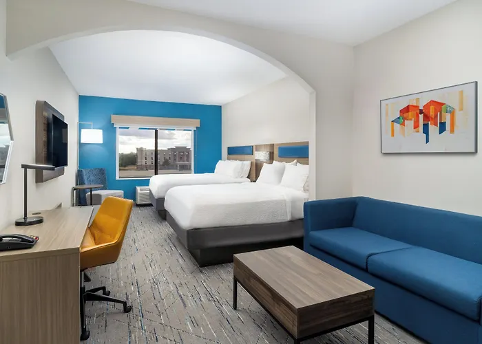 Holiday Inn Express Pratt By Ihg