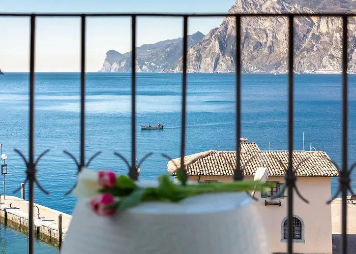 Hotel Lago Di Garda