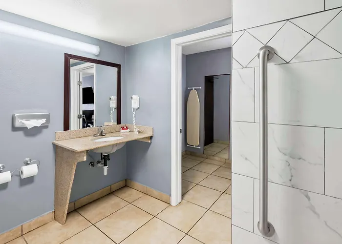 Surestay Plus Hotel By Best Western Lubbock Medical Center