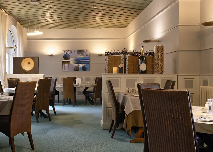 Hôtel Logis Le Bourbon