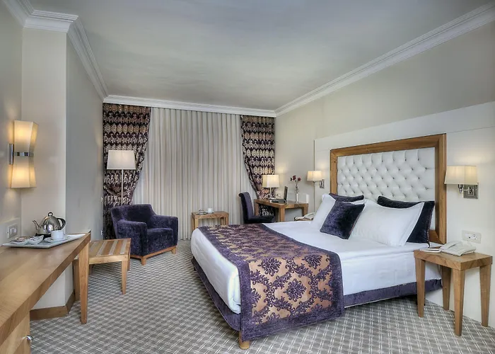 Tugcu Hotel Select