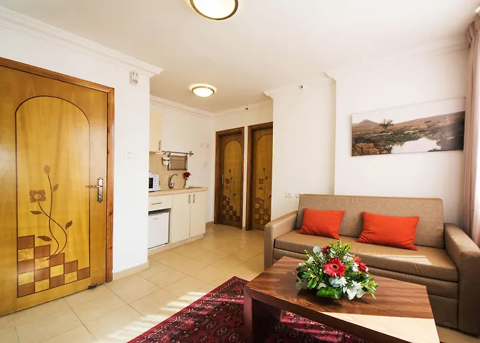 Ramon Suites By Smart Hotels