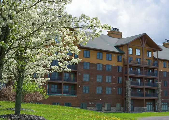 Hope Lake Lodge & Indoor Waterpark