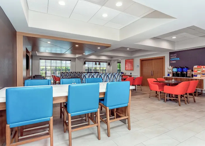 Holiday Inn Express & Suites Palm Coast - I-95