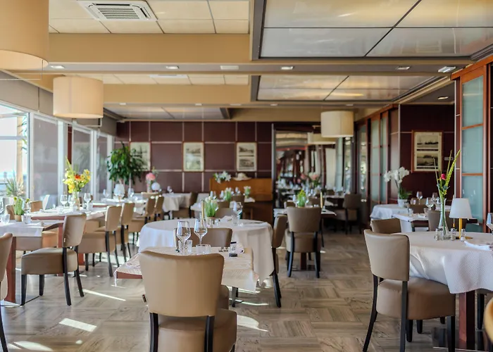 Logis Hotel & Restaurant Mediterranee