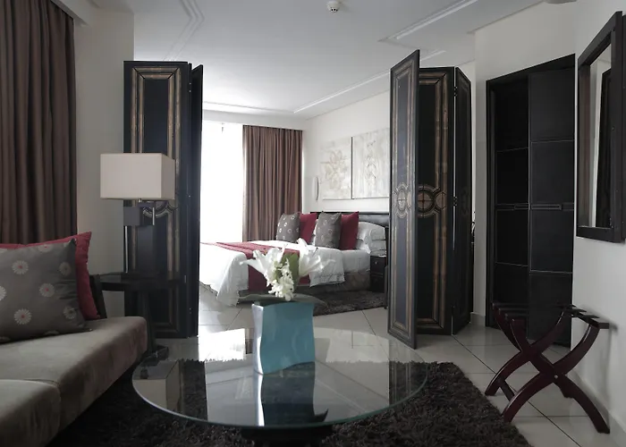 Oak Plaza Hotels East Airport