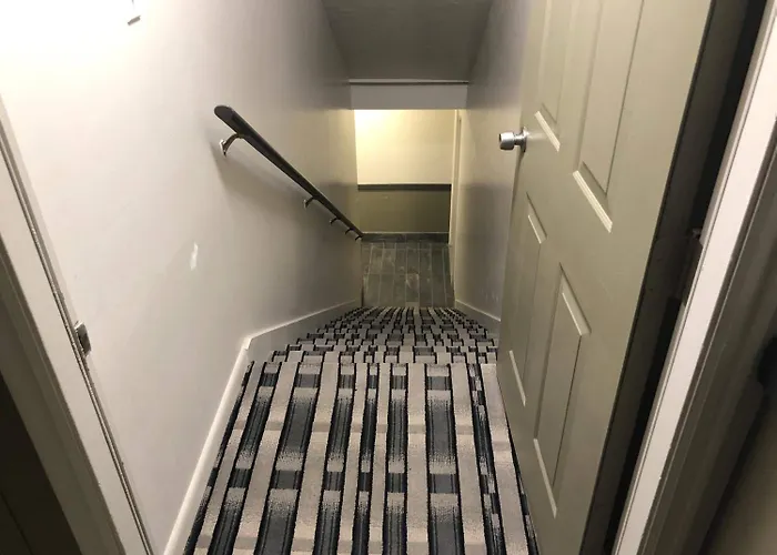 Ameri-Stay Inn & Suites