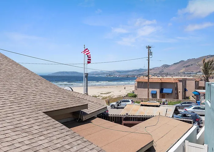 Beach House Inn & Suites