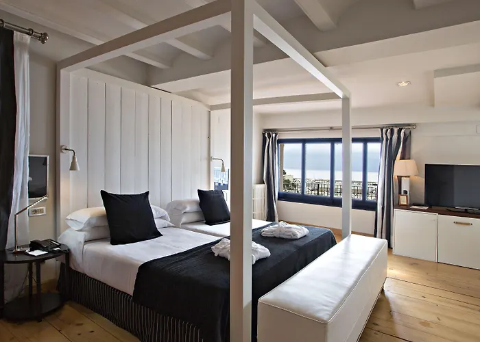 Hotel Trias