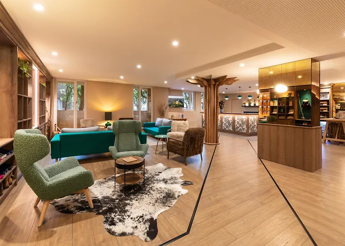 Kyriad Chambéry Centre - Hôtel et Résidence