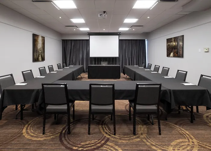 Hotel & Suites Le Dauphin Drummondville