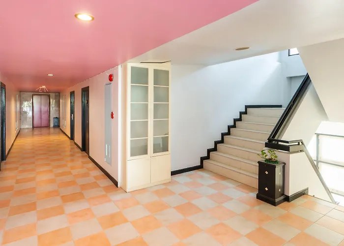 Bella Villa Metro